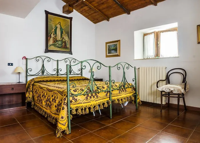 לינה וארוחת בוקר La Mandra